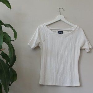 Strechy t-shirt, thick material with boat neck